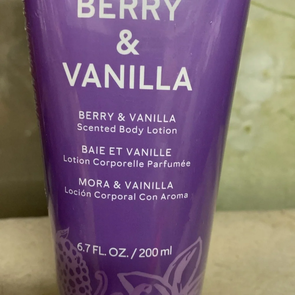 Mary Kay Berry and Vanilla Scented Body Lotion